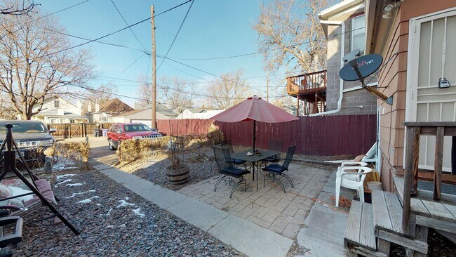 Building Photo - Charming Apartment Near Wash Park