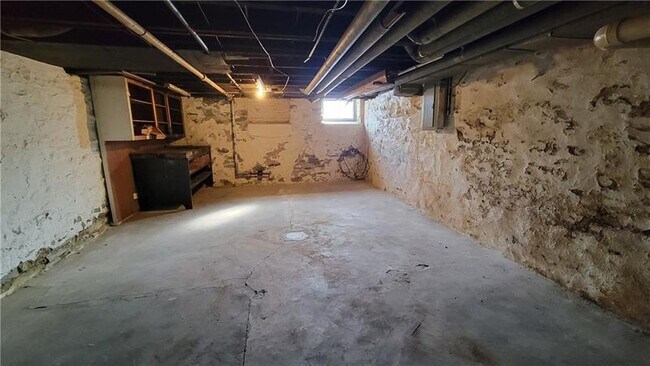Building Photo - 4927 Butler St
