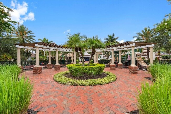 Building Photo - 6022 Beacon Shores St