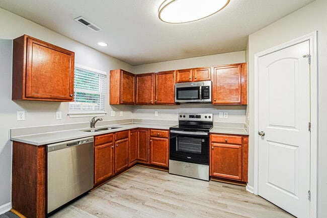 Building Photo - 442 Randolph Dr