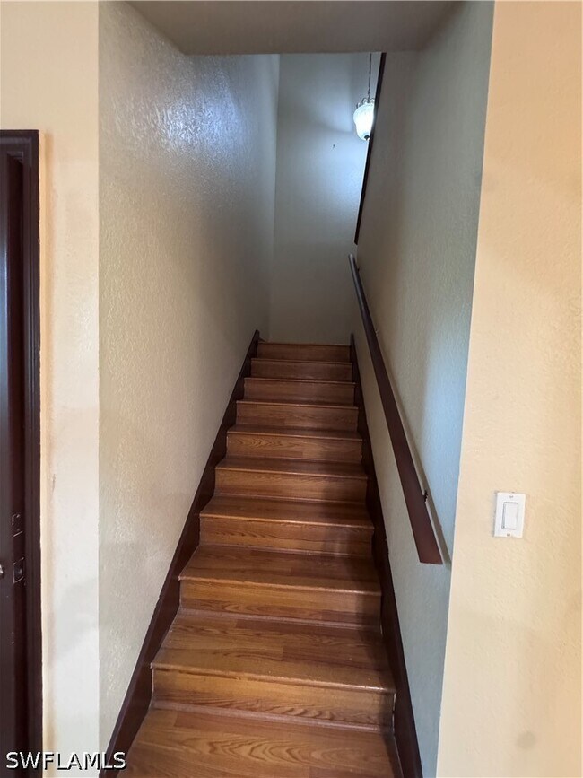 Building Photo - 7675 Meadow Lakes Dr