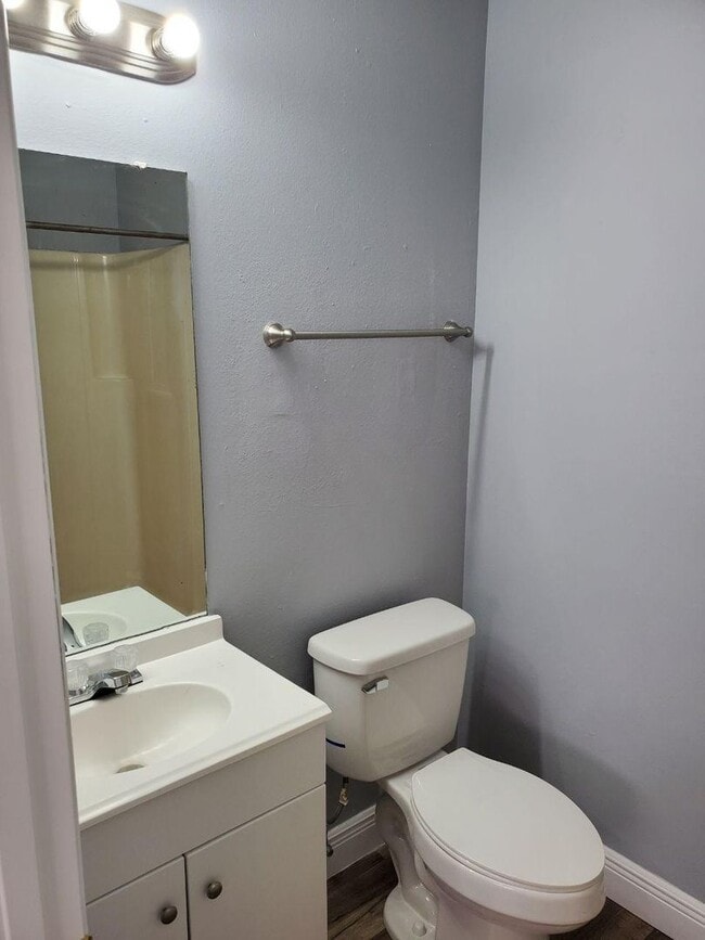 Building Photo - 3/2 Duplex in Bradenton