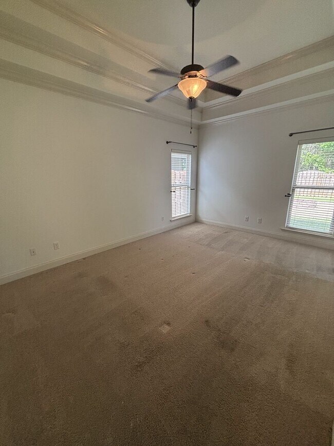Building Photo - 3 Bed 2 Bath Home In Westover With A 2 Car Garage