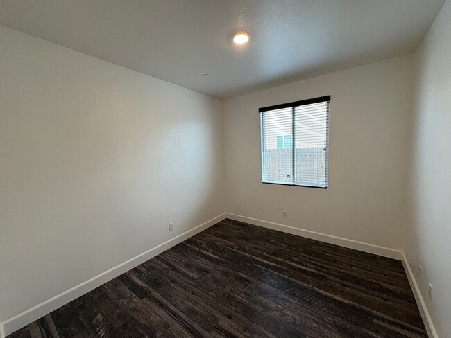 Building Photo - Tulare Home coming soon!