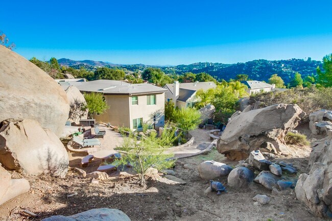 Building Photo - 28548 Meadow Glen Way W