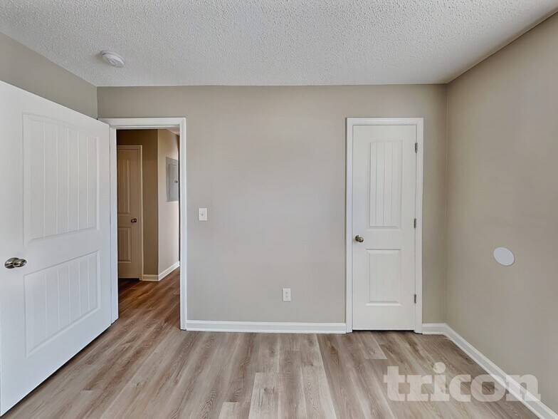 Building Photo - 106 White Creek Loop