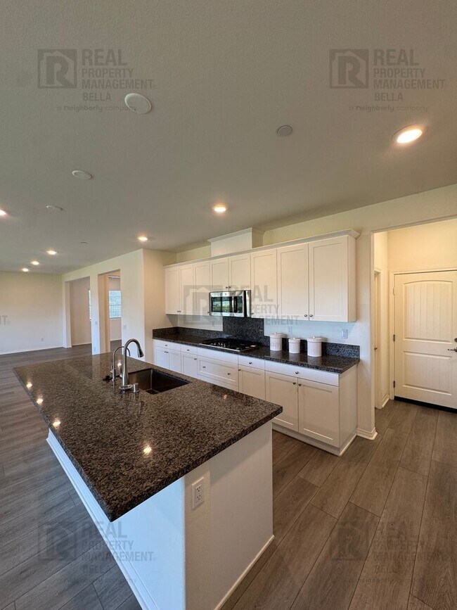 Building Photo - Cul-De-Sac Home in Heritage Lake Featuring Downstairs Bedroom & Bath + Loft