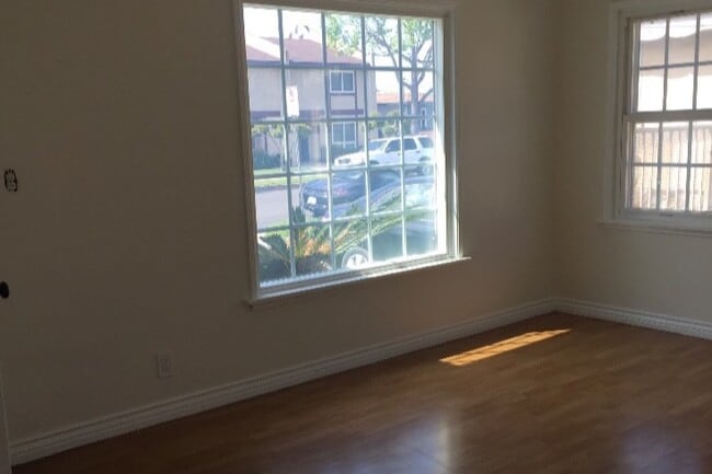 living room - 505 Lime St