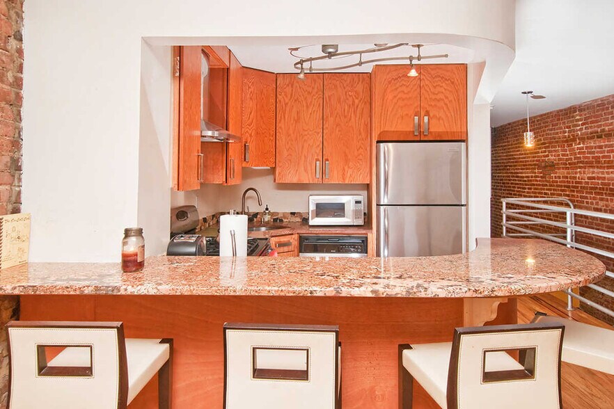 Building Photo - 112 W 136th St