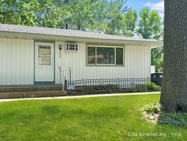 Primary Photo - 5358 Raymond Ave