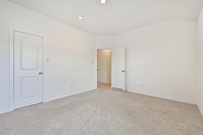 Building Photo - 2710 Meridian Spgs Dr