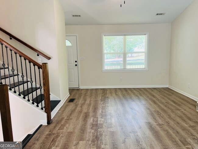 Building Photo - 28 Bowers Dr
