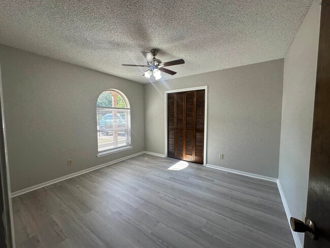 Building Photo - 4512 Misty Valley W