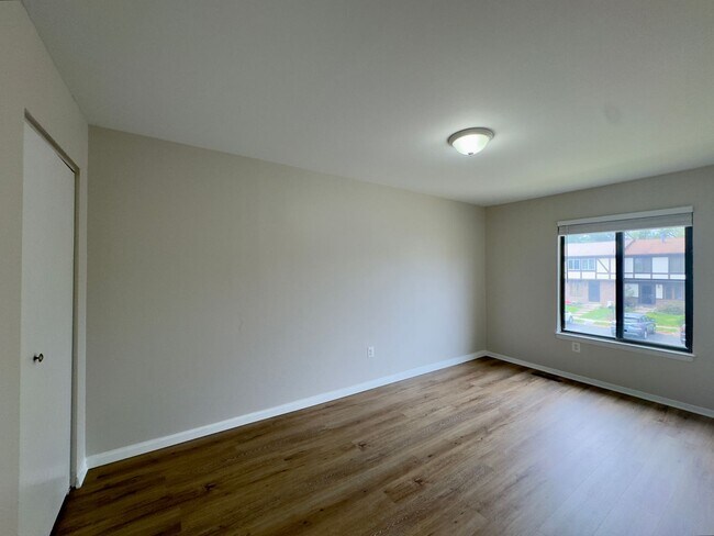 Building Photo - Charming 3 Bedroom/2 Full Bath/2 Half Bath Townhome in Parkville, MD!