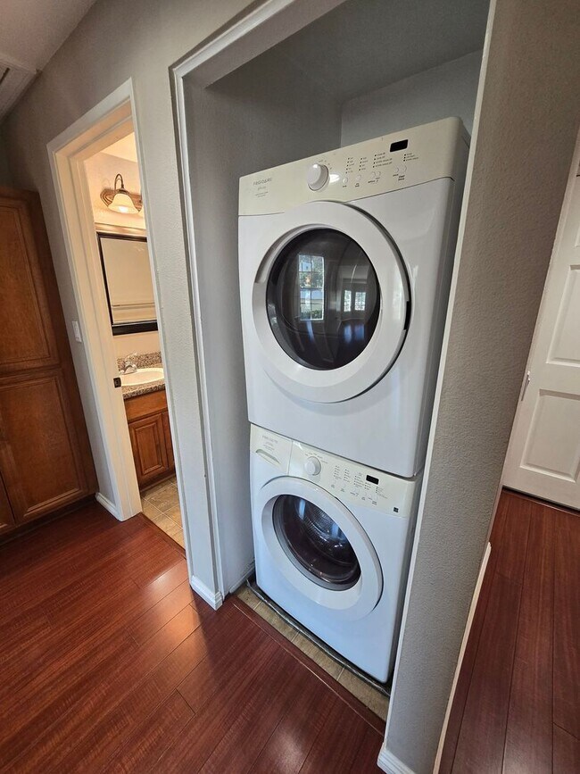 Building Photo - Spacious Remodeled Condo at River Colony Community in Mission Valley