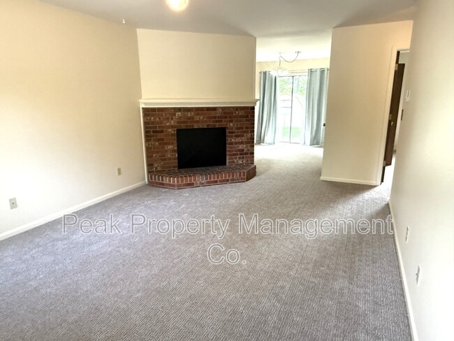 Building Photo - 2720 Sagebrush Dr