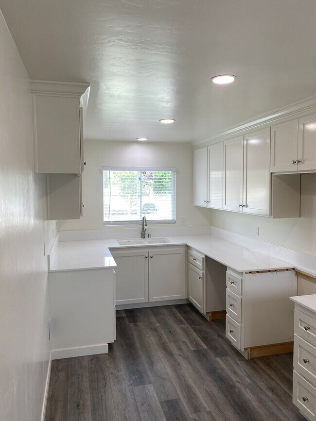 Building Photo - Newly Constructed 3 Bedroom 1 Bath Home