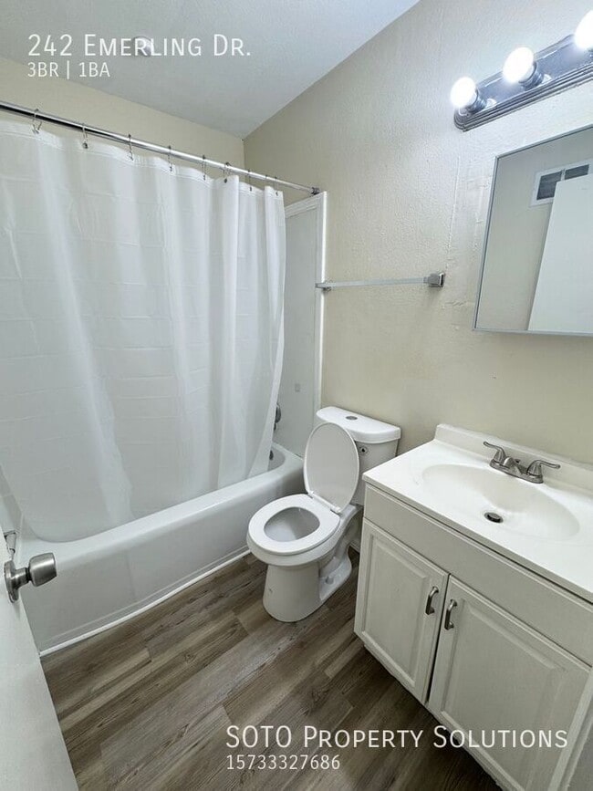 Building Photo - 242 Emerling Dr