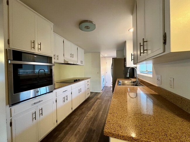 Building Photo - 1812 Brittany St