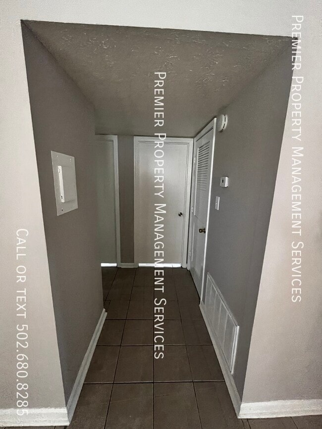Building Photo - 4401 Landside Dr
