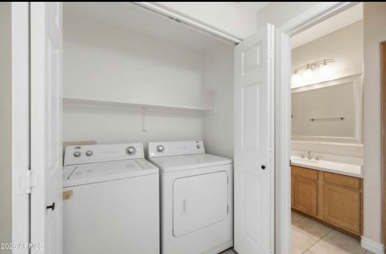 Building Photo - 3830 E Lakewood Pky E