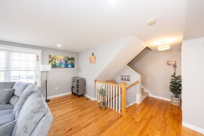 Building Photo - 18 Craftsman Ct