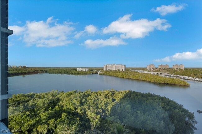 Building Photo - 420 Cove Tower Dr