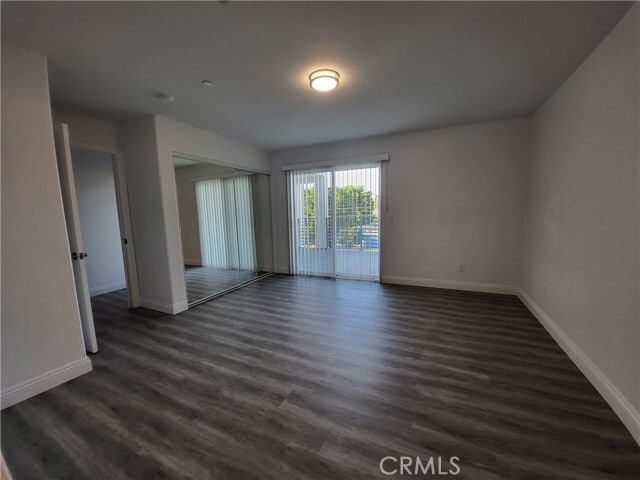 Building Photo - 14614 Vanowen St