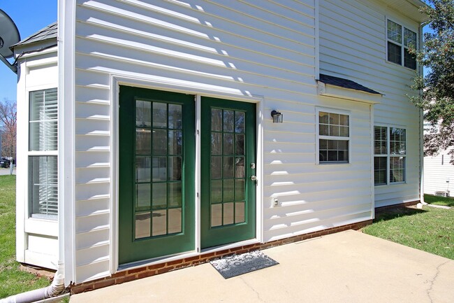 Building Photo - Dog-Friendly Forest Lakes North Home (Appl...