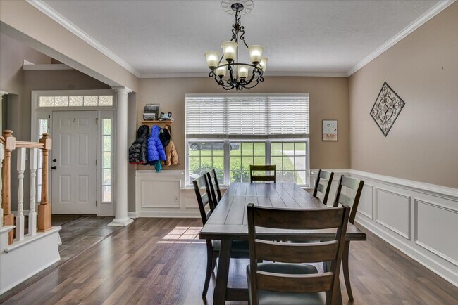 Building Photo - 5 bedroom/3.5 bathroom home in Evans with ...