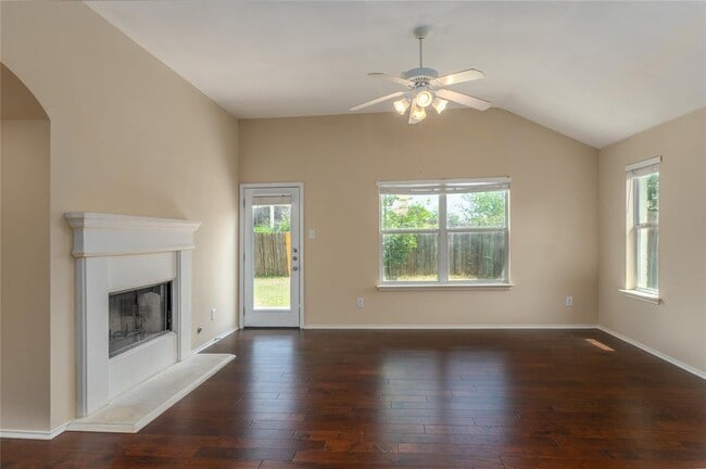 Building Photo - 116 Amberwood Ct