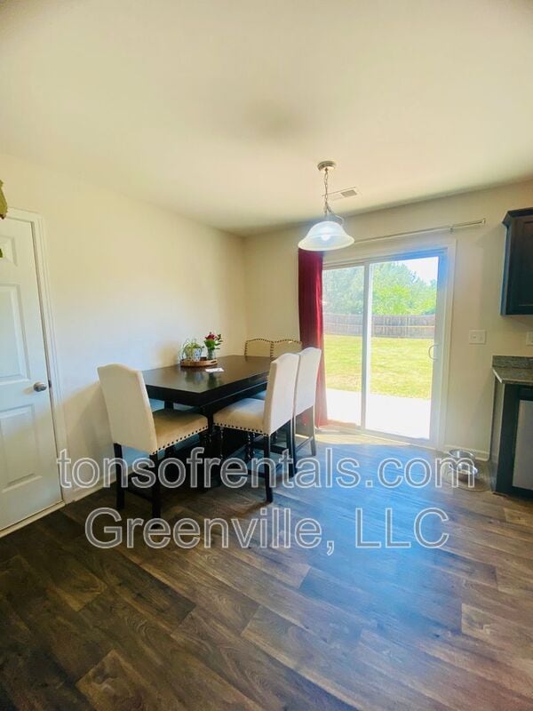 Building Photo - 255 Millen Dr