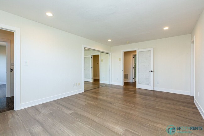 Building Photo - Sherwood Forest: Single Family Home w/ 2 C...