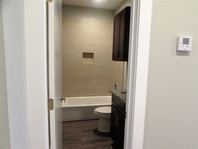 Building Photo - 3249 Dixie Dr