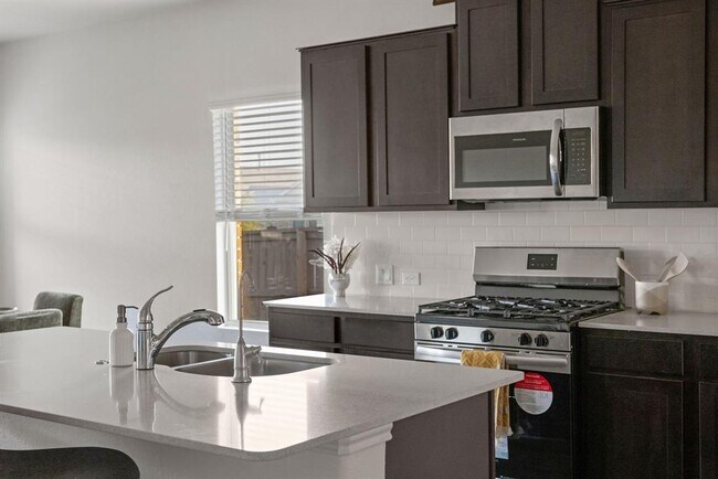 Building Photo - 1428 Chad Dr