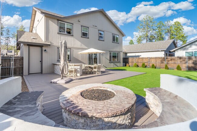 Building Photo - 2841 W Alamo Dr