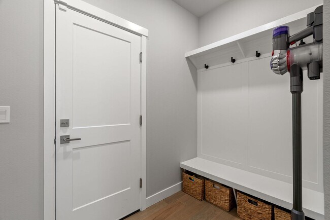 Building Photo - 1428 Baker Hts Lp