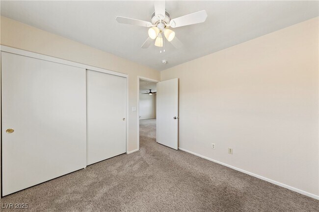 Building Photo - 10552 Calico Pines Ave