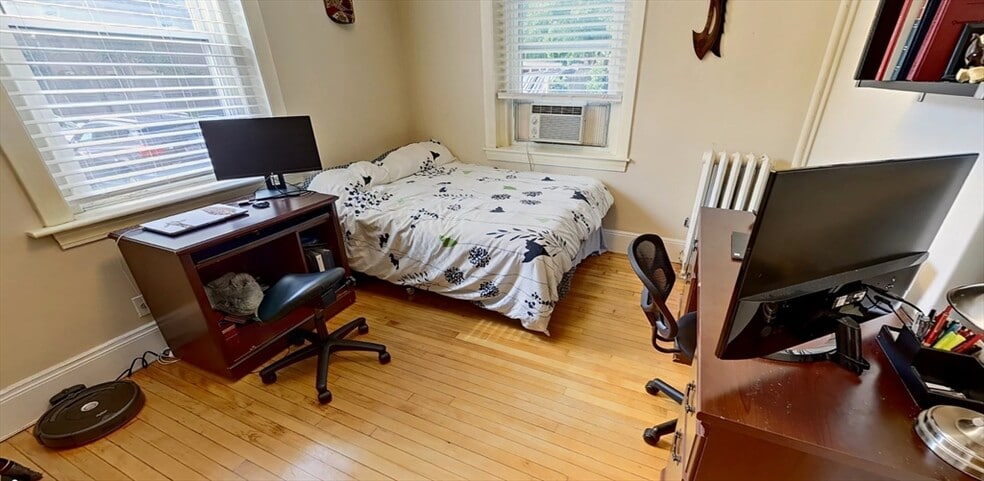 Building Photo - 33 Dwight St