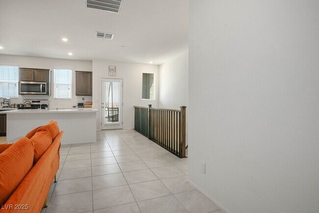 Building Photo - 611 Sedum Ave.