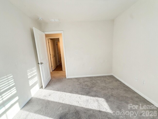 Building Photo - 193 Brentwood Dr