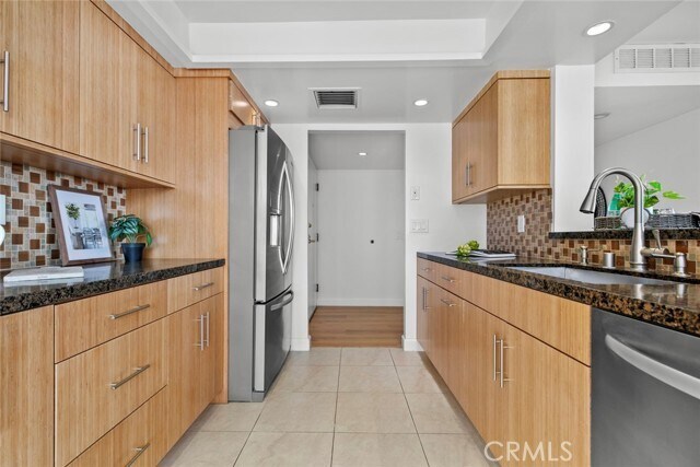 Building Photo - 343 Pioneer Dr