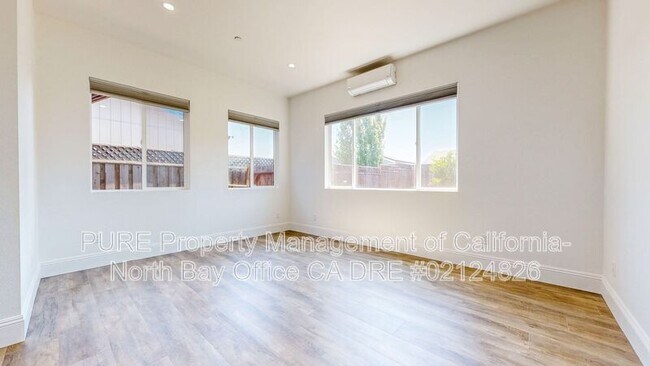 Building Photo - 1340 Miller Dr