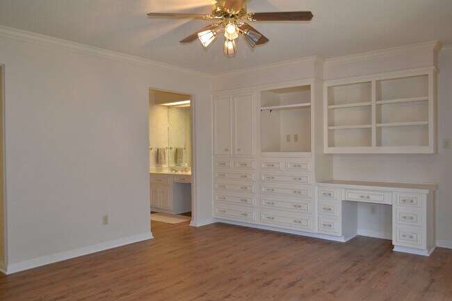 Building Photo - Charming 2 Bed, 2 Bath Home in Waco - Perf...