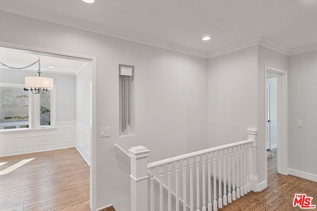 Building Photo - 2383 Panorama Terrace