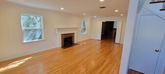 Building Photo - 661 Warner Ave