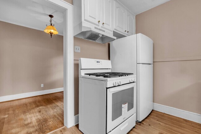 Building Photo - 2 bed 1 bath by the University of Memphis