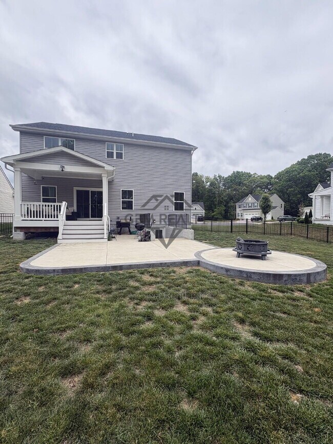 Building Photo - 6504 Hawkeye Dr