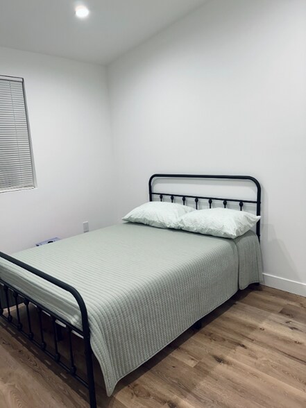 Building Photo - 6219 Cleon Ave