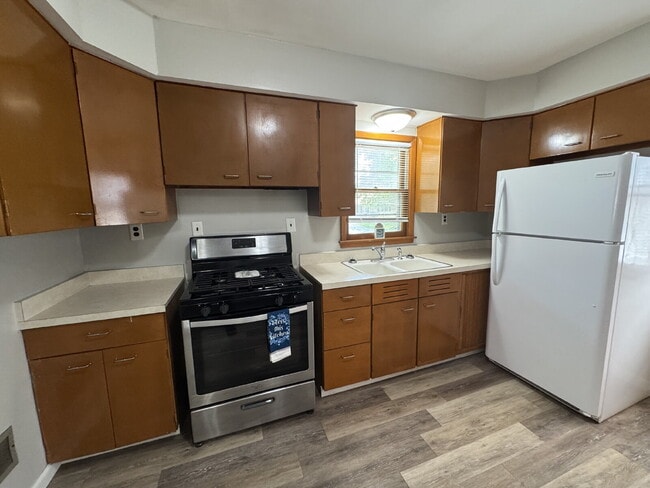 Building Photo - 1729 W Iles Ave